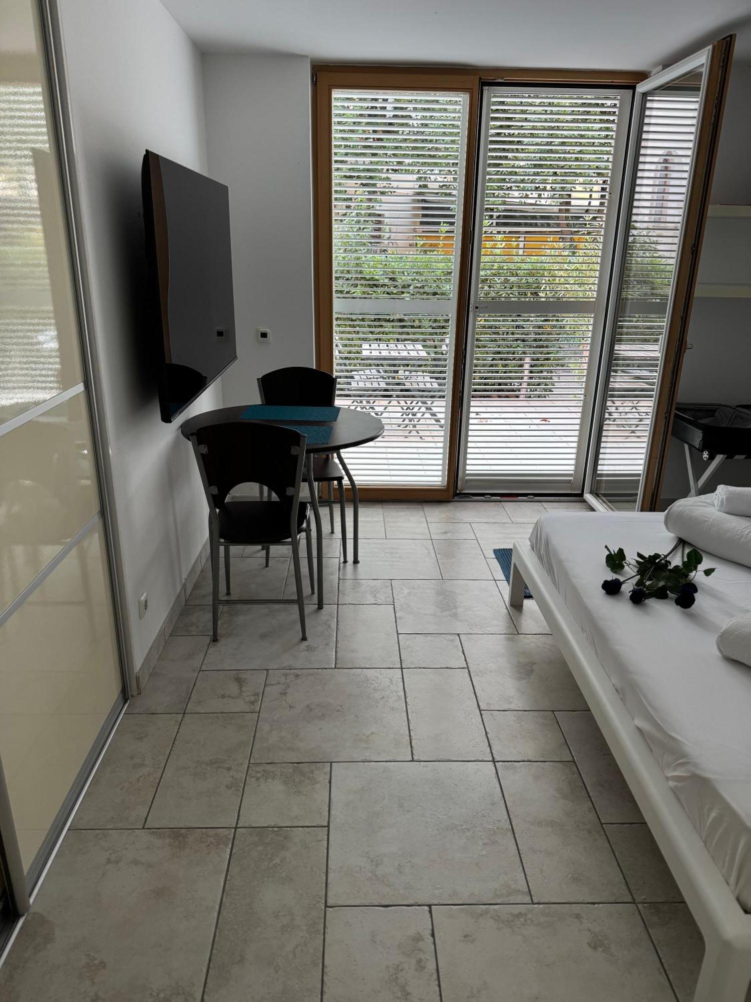 Anabella Apartment Izola Exterior photo